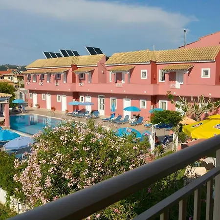 Prázdninový dům Stylish Privet Poolside