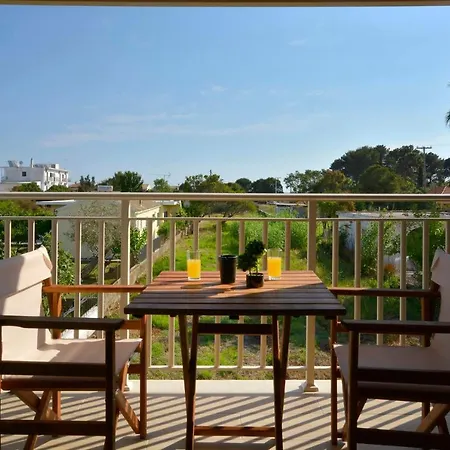 Feriehus Stylish Privet Poolside *