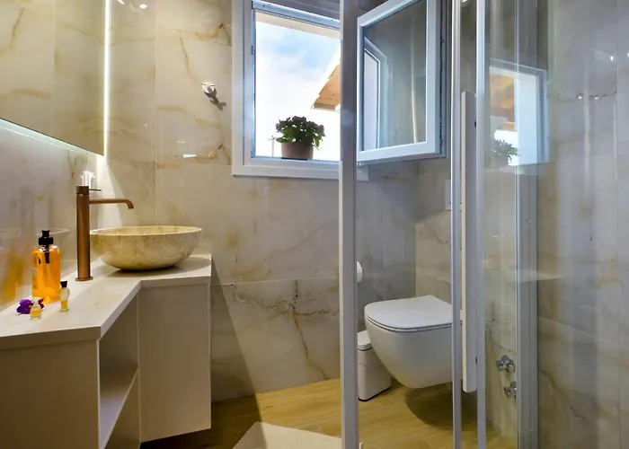 Stylish Privet Poolside Ájosz Jeórjosz